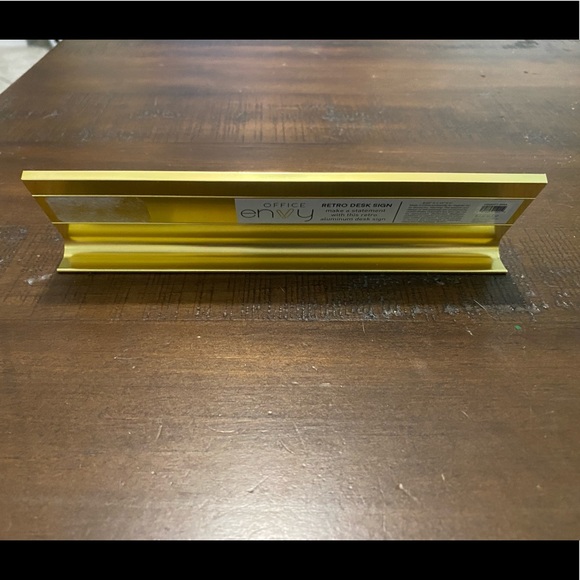 Mom Boss Retro Desk Sign - Picture 3 of 3